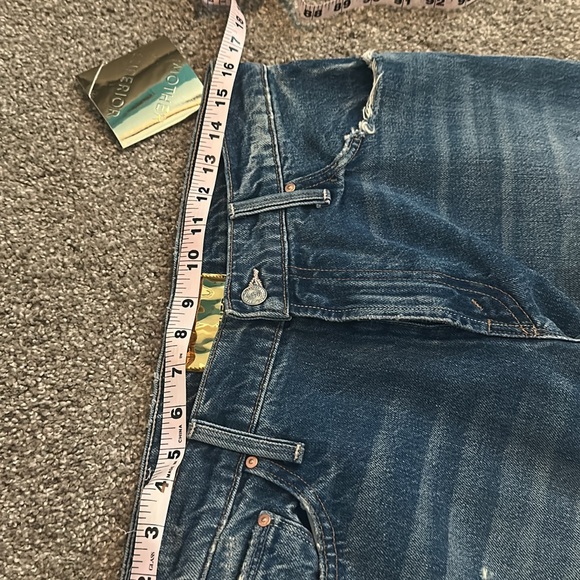 Mother Denim
Downlow Spinner Heel Straight Leg Jeans - Picture 10 of 12